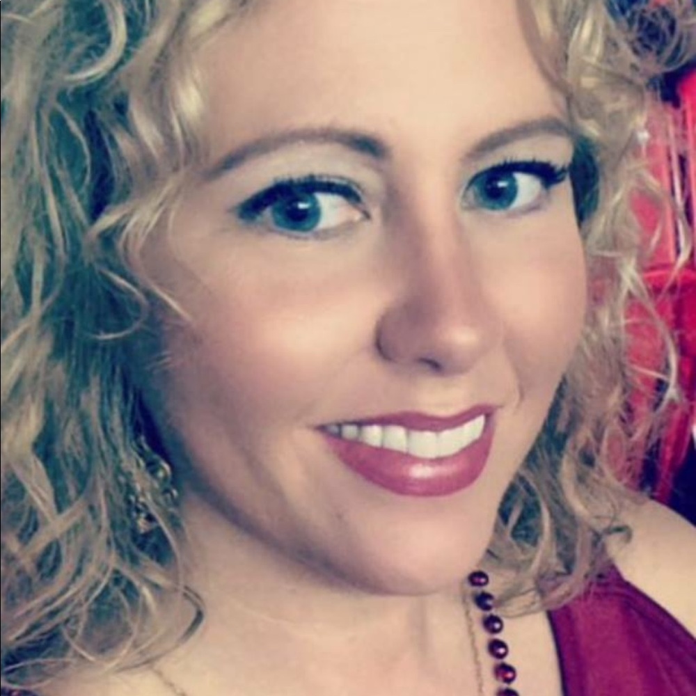 Meet your Posher, Tiffany